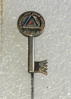 Vintage Speldje Sleutel Veilig Verkeer, Ophalen of Verzenden, Gebruikt, Overige onderwerpen, Speldje of Pin