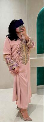 Mooie Marokkaanse jabador jelebba roze met lila en goude tar, Overige typen, Ophalen of Verzenden, Zo goed als nieuw, Roze