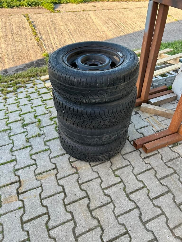 Volvo 240 stalen velgen., Ophalen