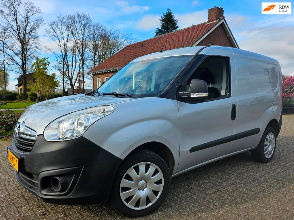Opel Combo 1.4 Turbo 120pk Benzine met Airco, PDC, Navigatie, Auto's, Voorwielaandrijving, Stof, Gebruikt, 1340 kg