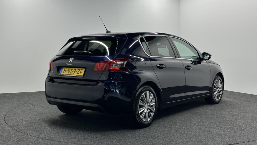 Peugeot 308 1.2 PureTech Blue Lease Premium PANO NAVI CAMERA, Voorwielaandrijving, Gebruikt, Met garantie (alle), Blauw