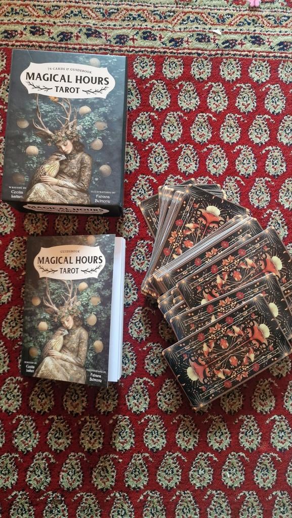 Magical hours tarot, Boeken, Ophalen of Verzenden, Tarot of Kaarten leggen, Overige typen