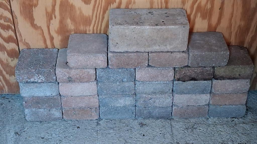 Trommelkeitjes grijs en rood - gebruikt en overtollig, Tuin en Terras, Tegels en Klinkers, Ophalen, Gebruikt, Beton, Klinkers