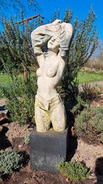 Tuinbeeld van een vrouw, uniek en sfeervol, Tuin en Terras, Ophalen, Gebruikt, Overige materialen, Mensenbeeld
