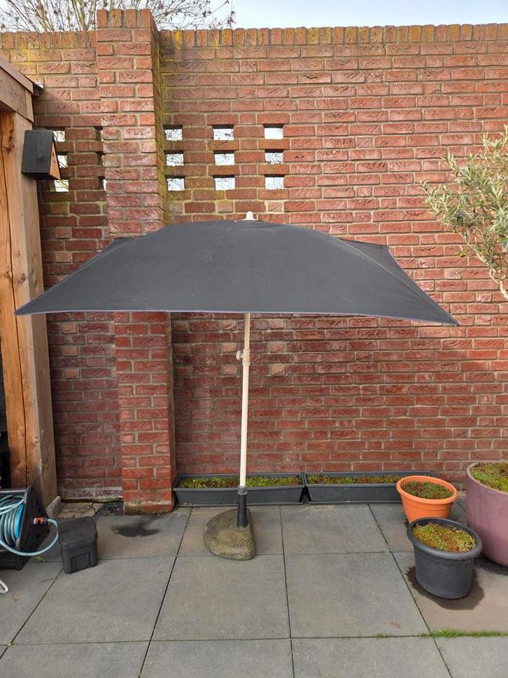 Ikea Halve Parasol met Voet - Zwart, Tuin en Terras, Parasols, Gebruikt, Muurparasol, 1 tot 2 meter, Ophalen