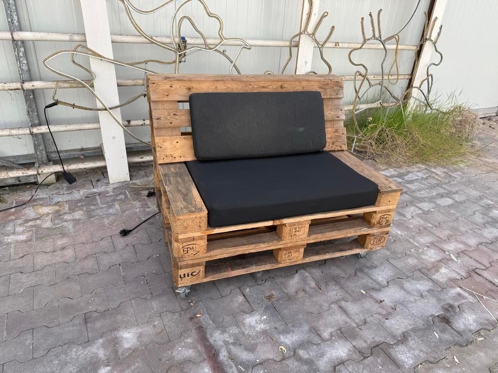Comfortabele pallet tuinstoel met kussens, Ophalen, Gebruikt, Hout