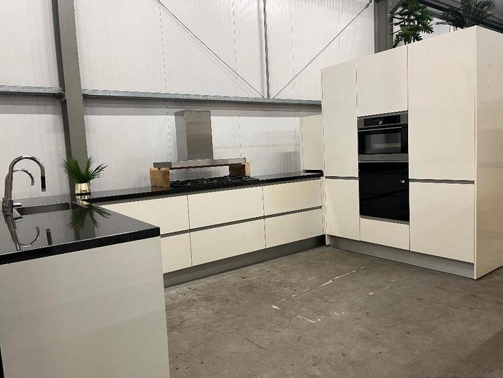Ruime u keuken !! Volop keus keukens !!, Huis en Inrichting, Keuken | Keukenelementen, Gebruikt, 200 cm of meer, 200 cm of meer