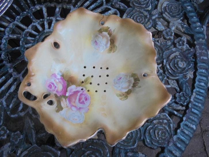 Bladvormige Engelse Fruittest met grote roze roos, Antiek en Kunst, Antiek | Servies los, Ophalen of Verzenden