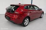Volvo V40 2.0 T2 Momentum LEER / NAVI, Auto's, Voorwielaandrijving, Gebruikt, 4 cilinders, Start-stop-systeem