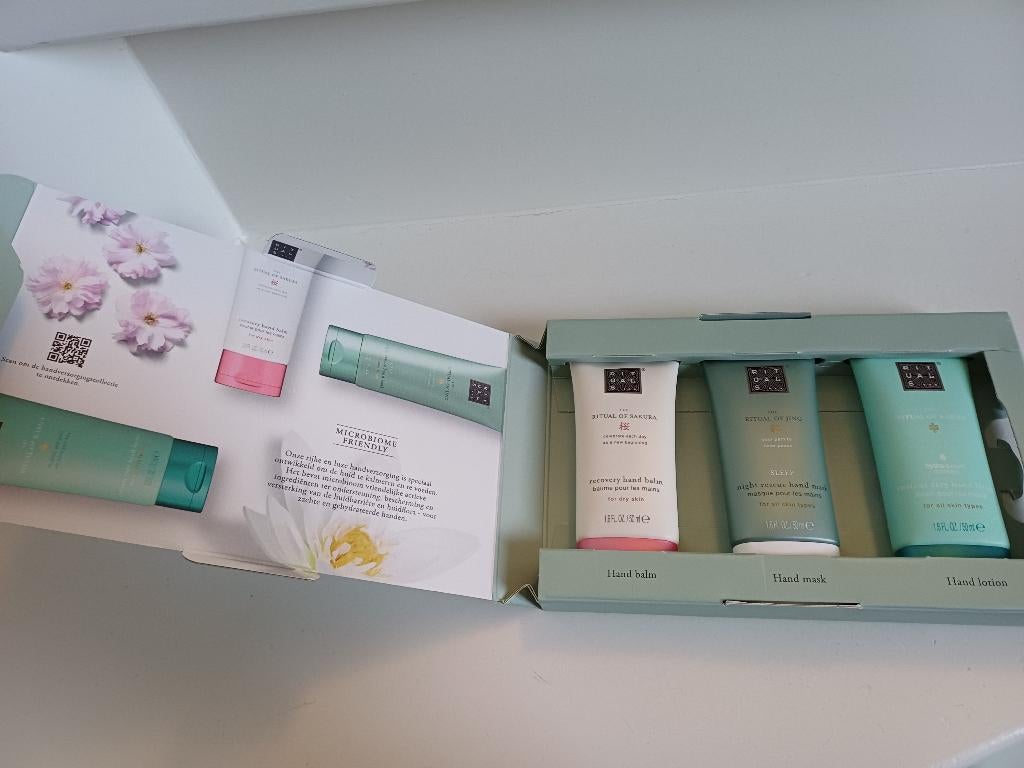 RITUALS DOOSJE HANDBALM,HANDMASK,HANDLOTION 3X50ML NIEUW, Ophalen of Verzenden, Nieuw, Overige typen