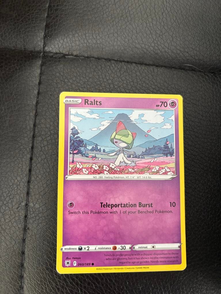 Pokémon kaart Ralts 060/189, Ophalen of Verzenden, Gebruikt, Losse kaart