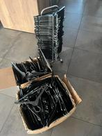 Kledinghangers 232 stuks zo goed als nieuw incl standaard, Ophalen, Zo goed als nieuw, Hout