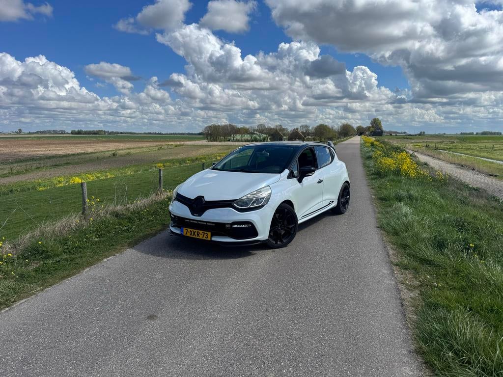 Renault Clio 1.6 RS Turbo 147KW 5-DRS AUT 2014 Wit, 1618 cc, Zwart, 4 cilinders, Wit