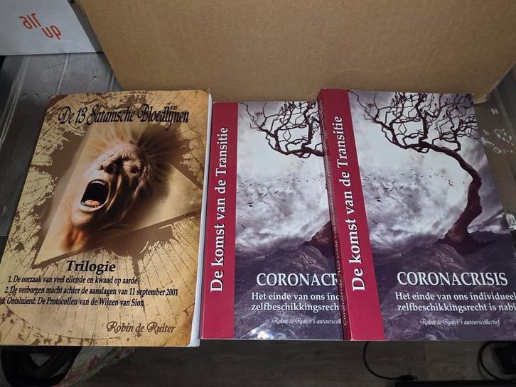 2 boeken: 13 Satanische Bloedlijnen & Co, Boeken, Overige Boeken, Ophalen of Verzenden