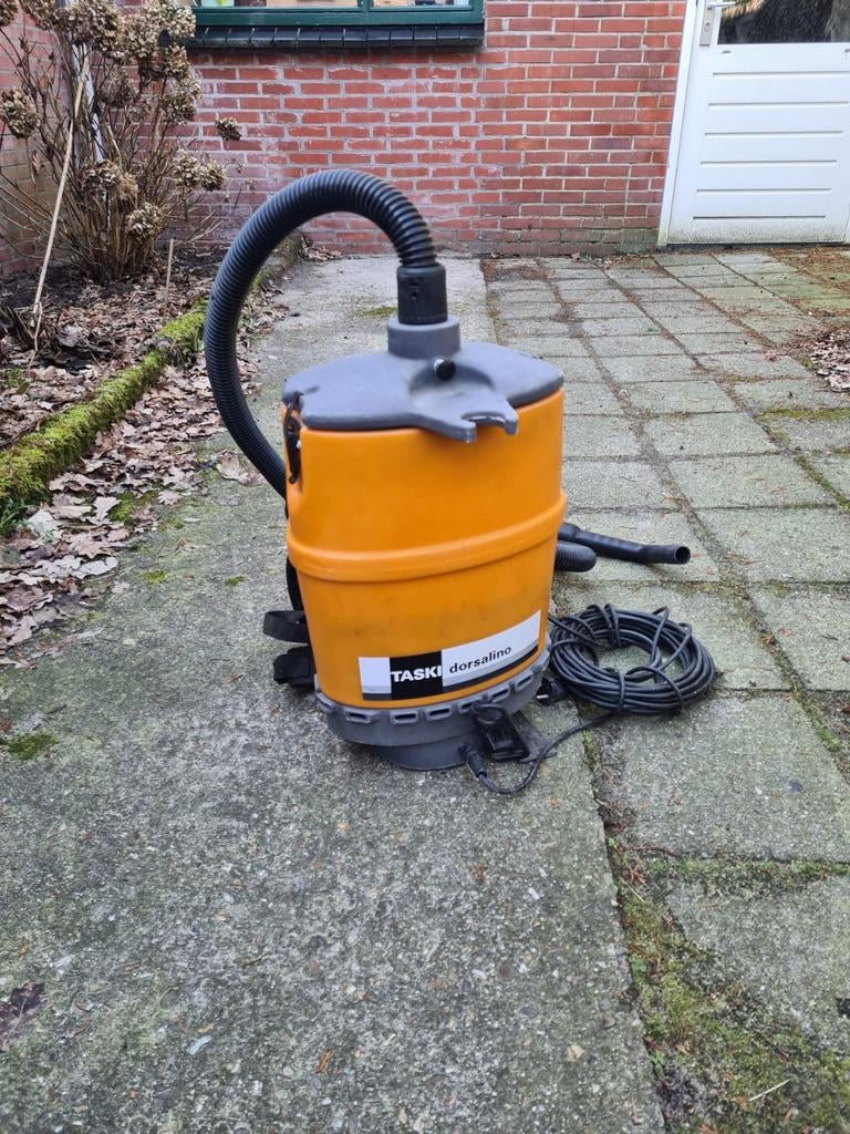 Rugstofzuiger Taski dorsalino, Ophalen