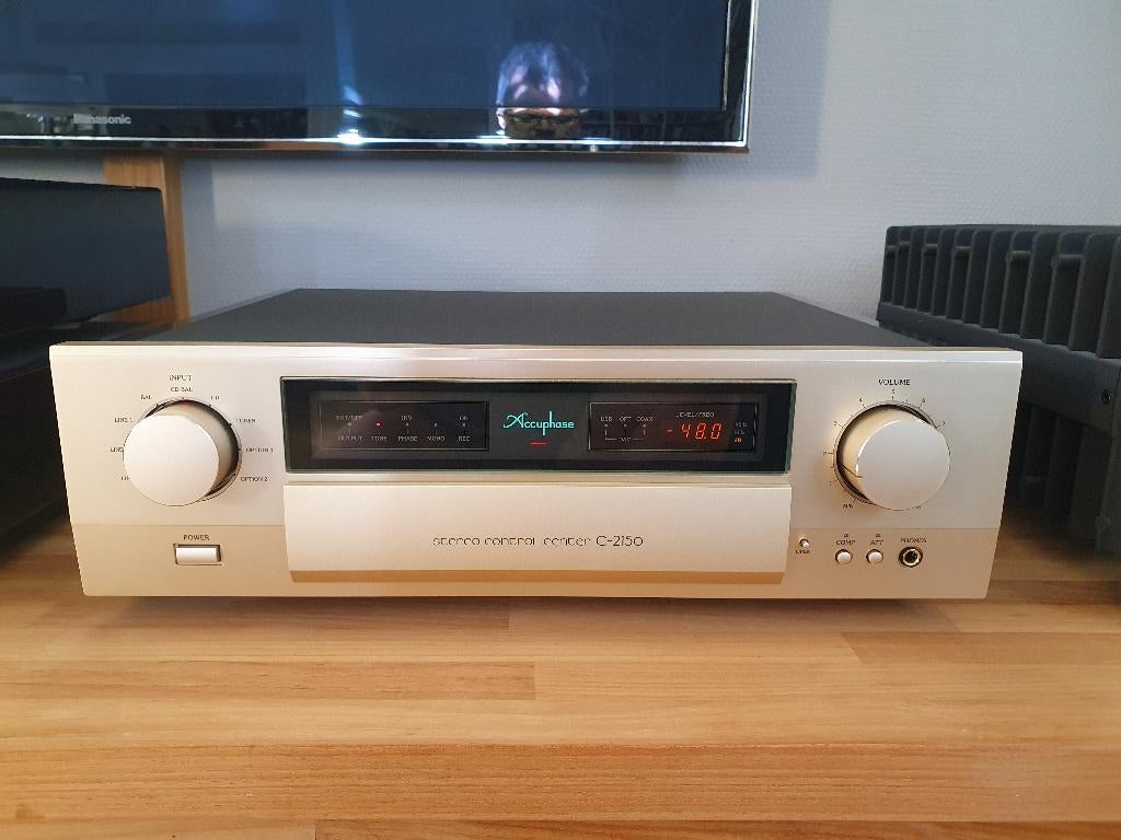 Accuphase C-2150, Audio, Tv en Foto, Ophalen of Verzenden, Minder dan 60 watt, Overige merken