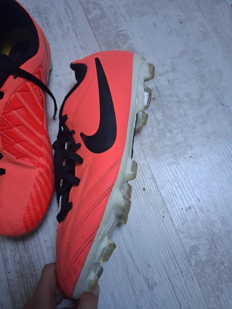 Nike voetbalschoenen maat 38,5, Sport en Fitness, Gebruikt, Maat XS of kleiner, Schoenen, Ophalen of Verzenden