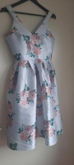 Chi Chi London Jurk - Maat 10 (S/M), Kleding | Dames, Overige kleuren, Ophalen of Verzenden, Zo goed als nieuw, Knielengte