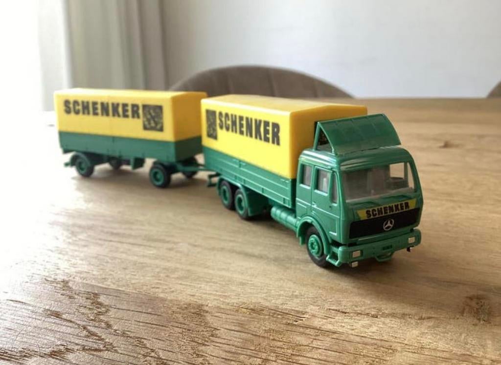 Mercedes-Benz truck + aanhanger “Spedition Schenker” HERPA, Ophalen of Verzenden, Zo goed als nieuw, Bus of Vrachtwagen, Herpa