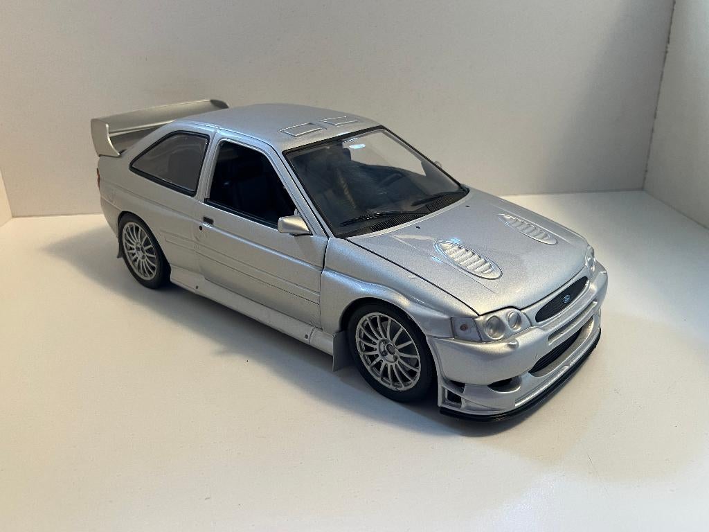 Ford Escort RS Cosworth WRC Street Car  1/18 UT Models, Hobby en Vrije tijd, Modelauto's | 1:18, Ophalen of Verzenden, Nieuw, Auto