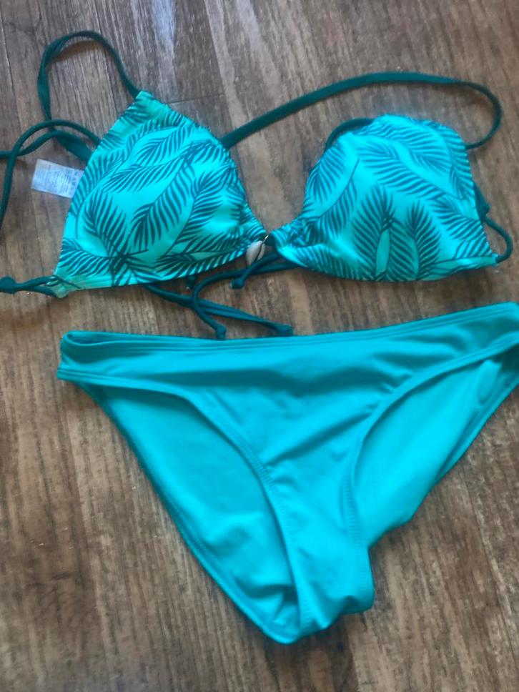 Hema bikini met palmbladprint - Zo goed als nieuw, Kleding | Dames, Badmode en Zwemkleding, Zo goed als nieuw, Bikini, Groen, Ophalen of Verzenden