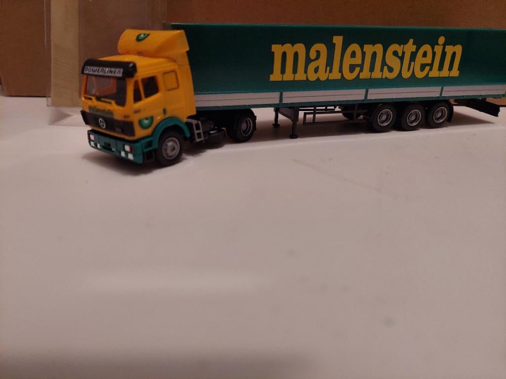 979693_6