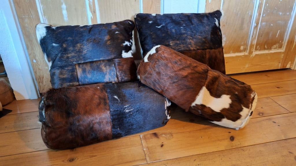 Gave set koeienhuid kussens, Huis en Inrichting, Woonaccessoires | Kussens, Ophalen, Zo goed als nieuw, Vierkant