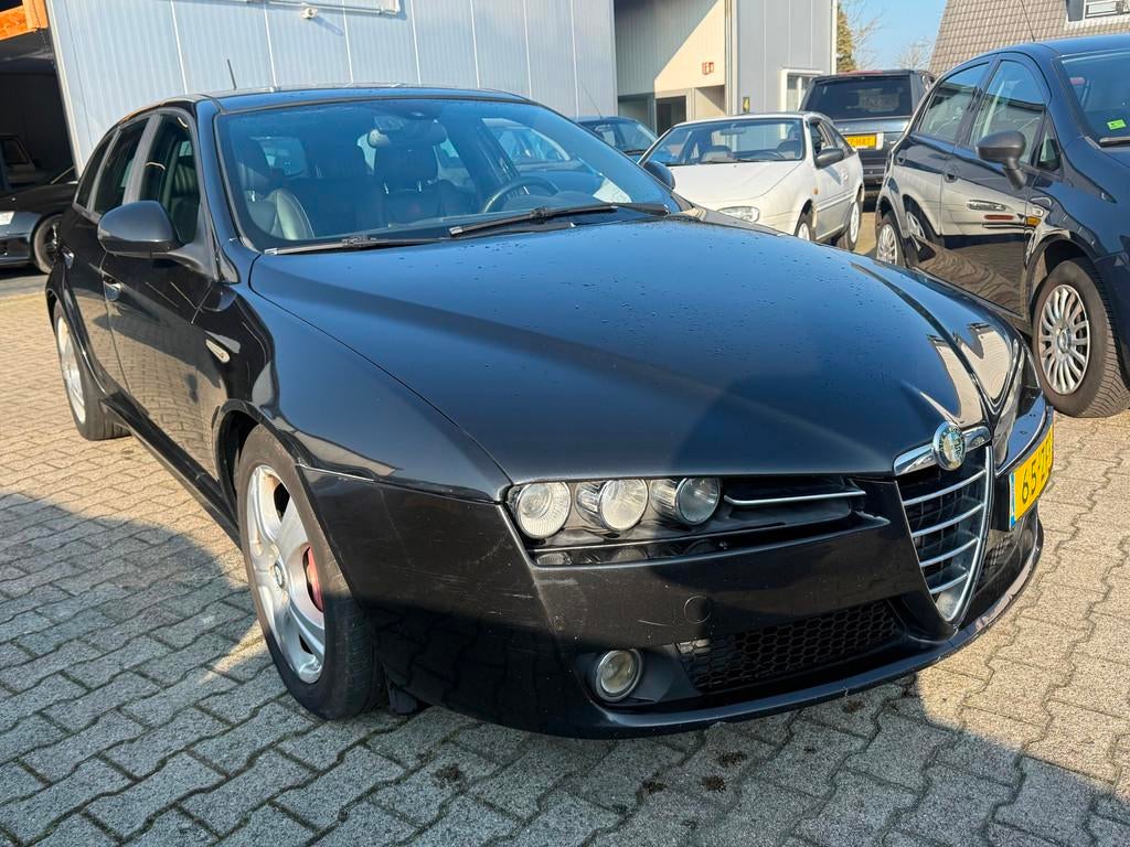 Alfa Romeo 159 Sportwagon 2.2 JTS Selespeed TI 2010 Zwart Xe, Stoelverwarming, Gebruikt, 4 cilinders, Zwart