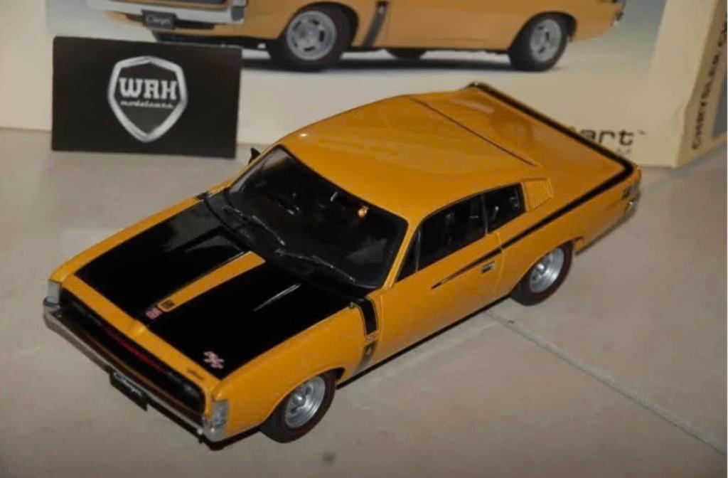 1:18 CHRYSLER CHARGER yellow Autoart 71504 in box WRH, Hobby en Vrije tijd, Modelauto's | 1:18, Verzenden, Zo goed als nieuw, Auto