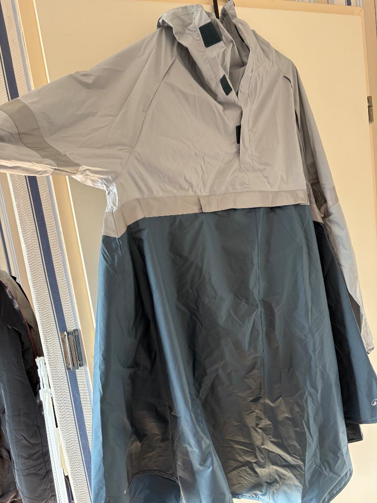 Cycling in the rain, Ophalen, Nieuw, Decathlon