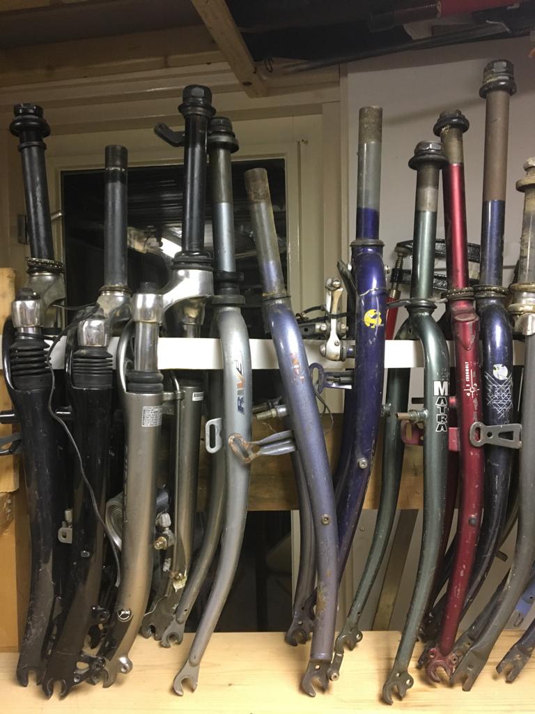 Aangeboden voorvorken, bagagedragers, sturen diverse merken, Fietsen en Brommers, Fietsonderdelen, Gebruikt, Algemeen, Gazelle Batavus Union Giant enz.