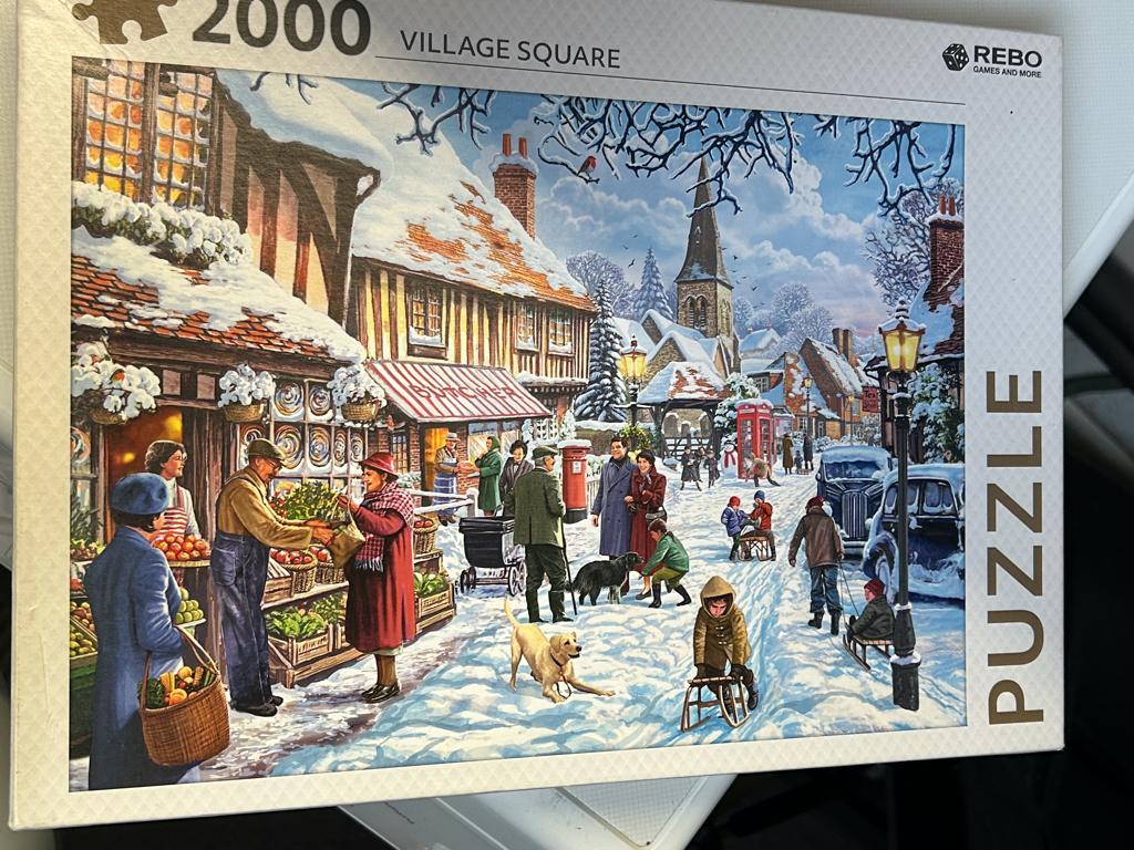 Puzzel van Rebo " Village Square" 2000 stukjes, Hobby en Vrije tijd, Denksport en Puzzels, Ophalen, Meer dan 1500 stukjes, Gebruikt