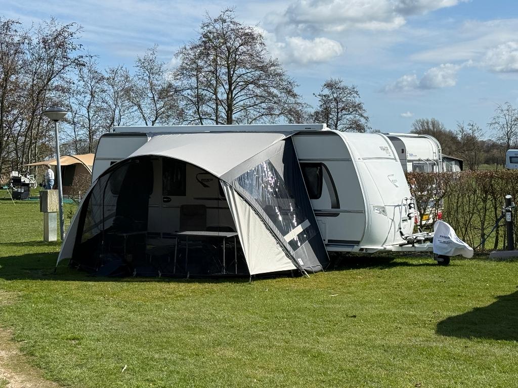 Fendt Bianco Selection 515 SG, 2 aparte bedden, Kachel, Rondzit, Particulier