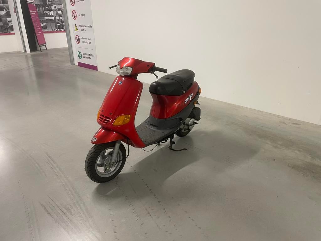 Zip type 2 50cc duitse papieren, Fietsen en Brommers, Scooters | Piaggio, Ophalen, Gebruikt, Benzine, Zip