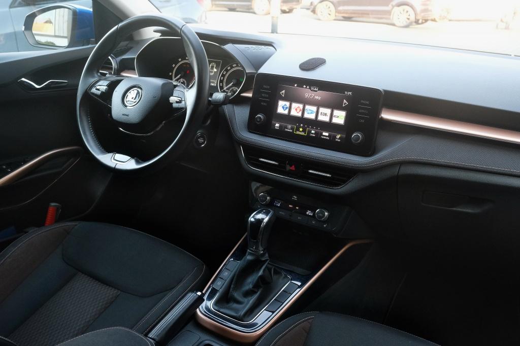 Skoda Fabia 1.0 TSI Bns Edition (bj 2022, automaat), Auto's, Skoda, Stof, Gebruikt, Blauw, 49 €/maand