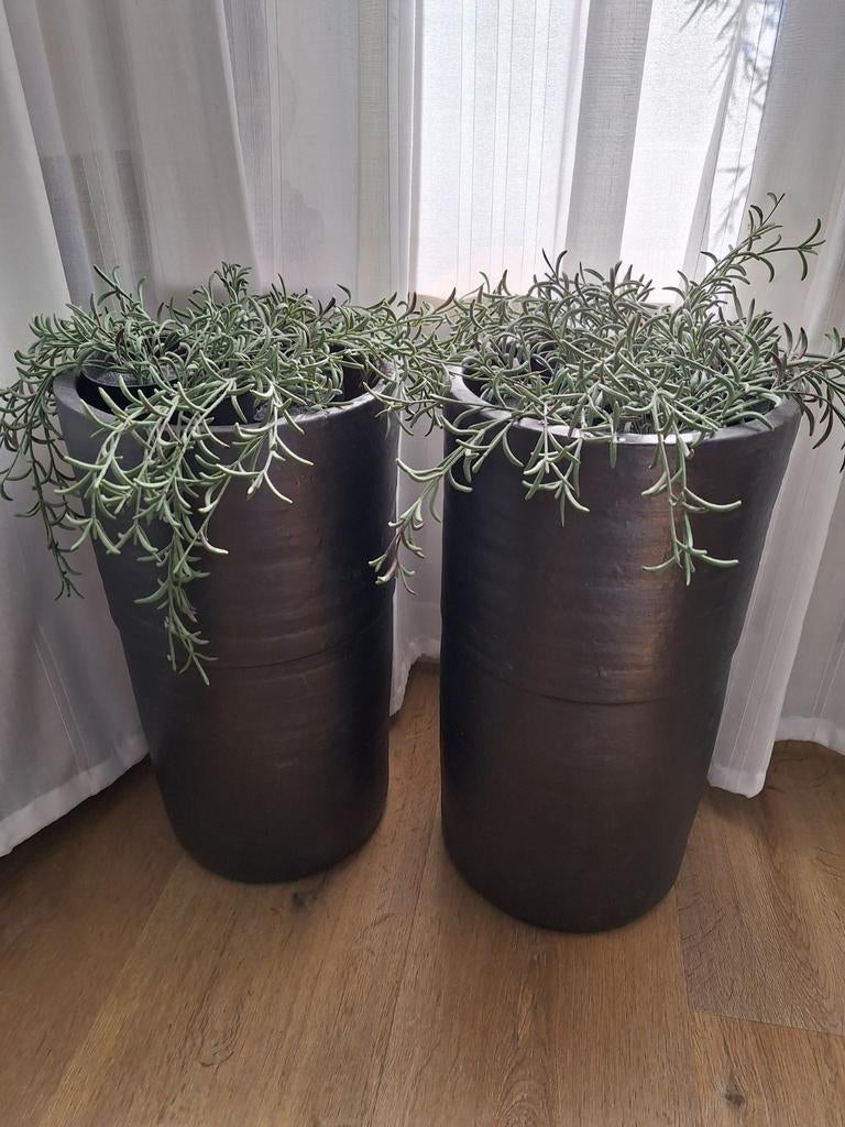 2 Antraciet Bloempotten - Modern en Stijlvol 47 cm hoog, Huis en Inrichting, Woonaccessoires | Vazen, Ophalen, Steen, Gebruikt