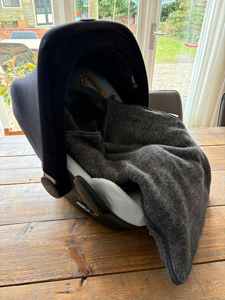 Maxi Cosi met voetenzak, Kinderen en Baby's, Autostoeltjes, Gebruikt, Maxi-Cosi, 0 t/m 13 kg, Autogordel, Ophalen