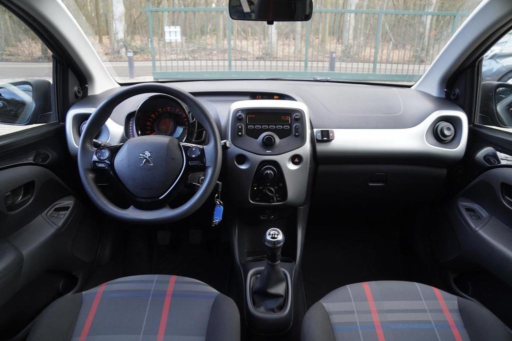 Peugeot 108 1.2 Puretech Active 5DRS LM VELGEN LED BLUETOOTH, Auto's, Voorwielaandrijving, Stof, Gebruikt, 1199 cc
