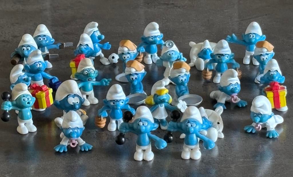 27 peyo en 17 andere en 16 zuignap en 2 boekjes, Ophalen of Verzenden, Zo goed als nieuw, Verschillende Smurfen