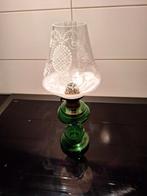 Antieke groene olielamp met sierlijk glas, Antiek en Kunst, Ophalen