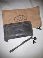 By LouLou SLB suède grijze portomonee, Ophalen of Verzenden, Grijs