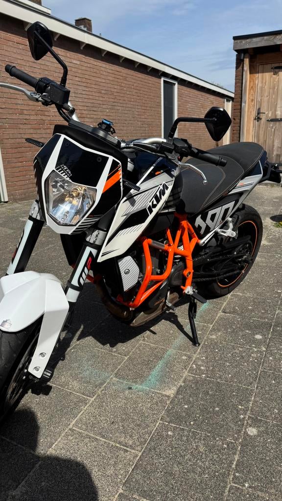 KTM 690 duke (Akrapovic), Particulier, Naked bike