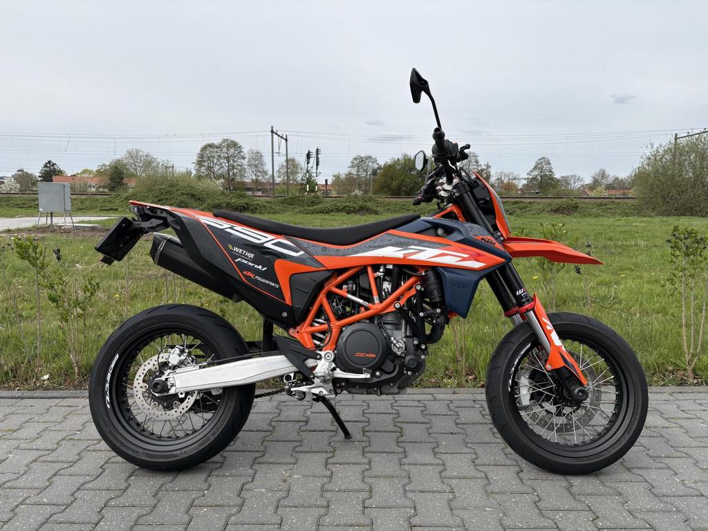 KTM 690 SMC R SMC-R ABS 2023 Remus KTM Powerparts 1e Eigenaa, 693 cc, Meer dan 35 kW, SuperMoto, 690 SMC R