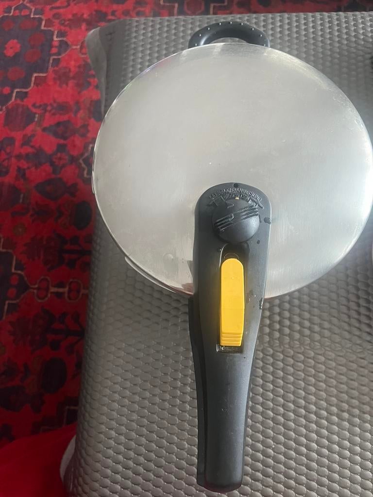 Snelkookpan, Huis en Inrichting, Keuken | Potten en Pannen, Ophalen of Verzenden, Zo goed als nieuw, Overige materialen, Pot, Bus of Blik