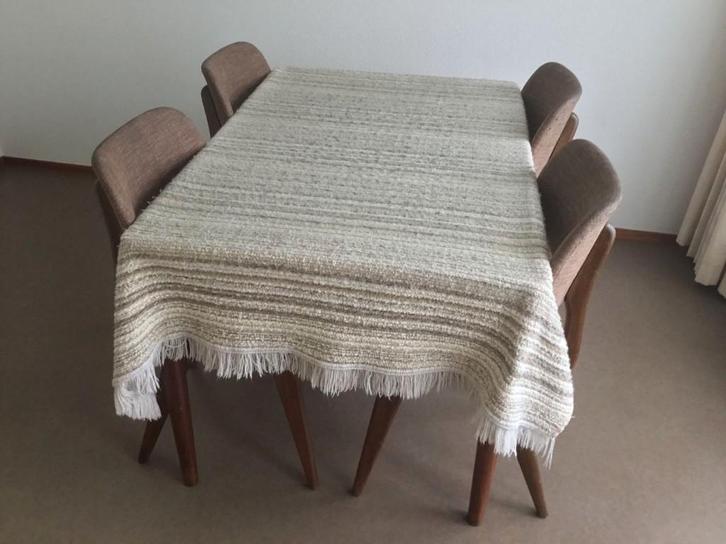 vintage eettafel en 4 stoelen, Huis en Inrichting, Tafels | Eettafels, Gebruikt, 50 tot 100 cm, 100 tot 150 cm, Vijf personen of meer