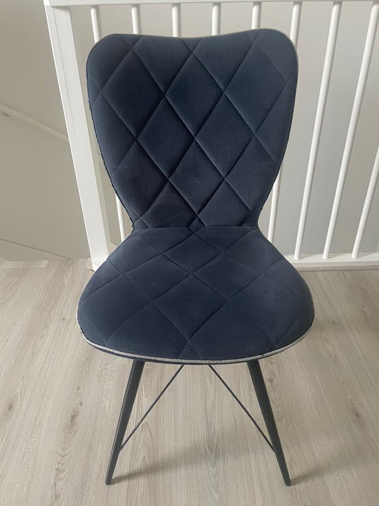4 donkerblauwe eetkamerstoelen van zachte stof, Huis en Inrichting, Stoelen, Ophalen, Gebruikt, Blauw, Vier