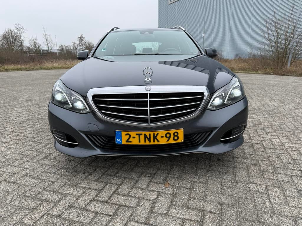 Mercedes-Benz E-Klasse E200 135KW Estate Aut7 2013 Grijs, Achterwielaandrijving, 4 cilinders, USB, Leder