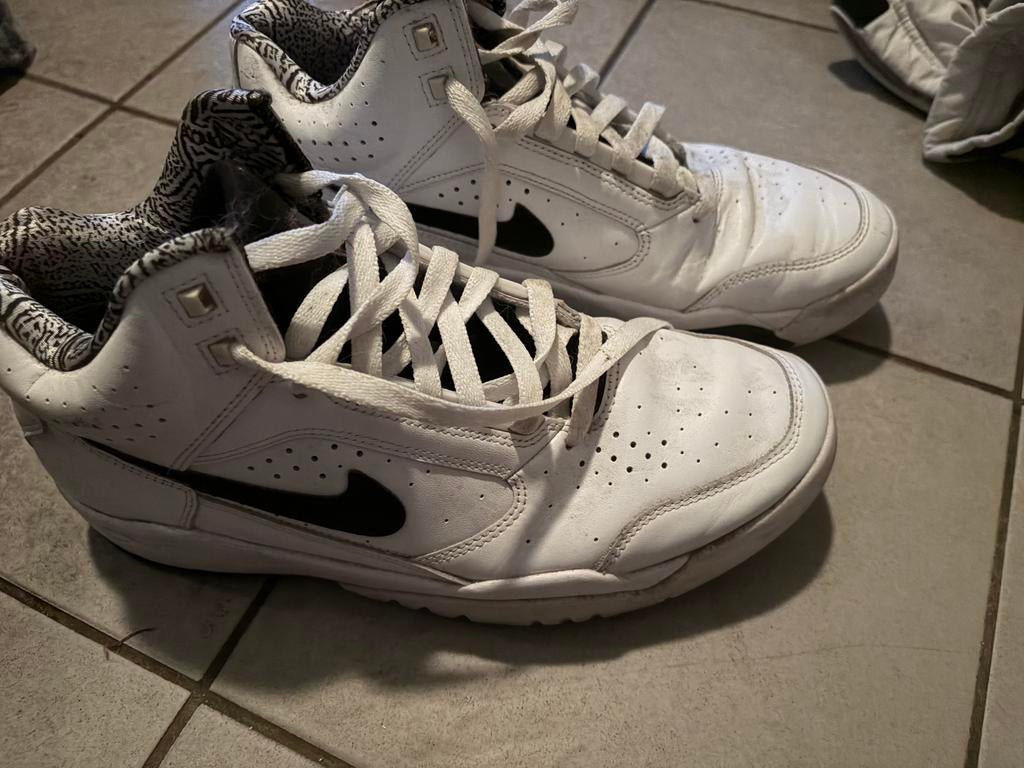 Witte Nike sneakers maat 42,5, Ophalen of Verzenden, Zo goed als nieuw, Wit
