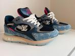 Louis Vuitton LV Runner Tatic Sneakers - Maat 39, Ophalen of Verzenden, Zo goed als nieuw, Blauw, Sneakers of Gympen