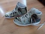 Nike sneakers zilverkleurige maat 44, Ophalen of Verzenden